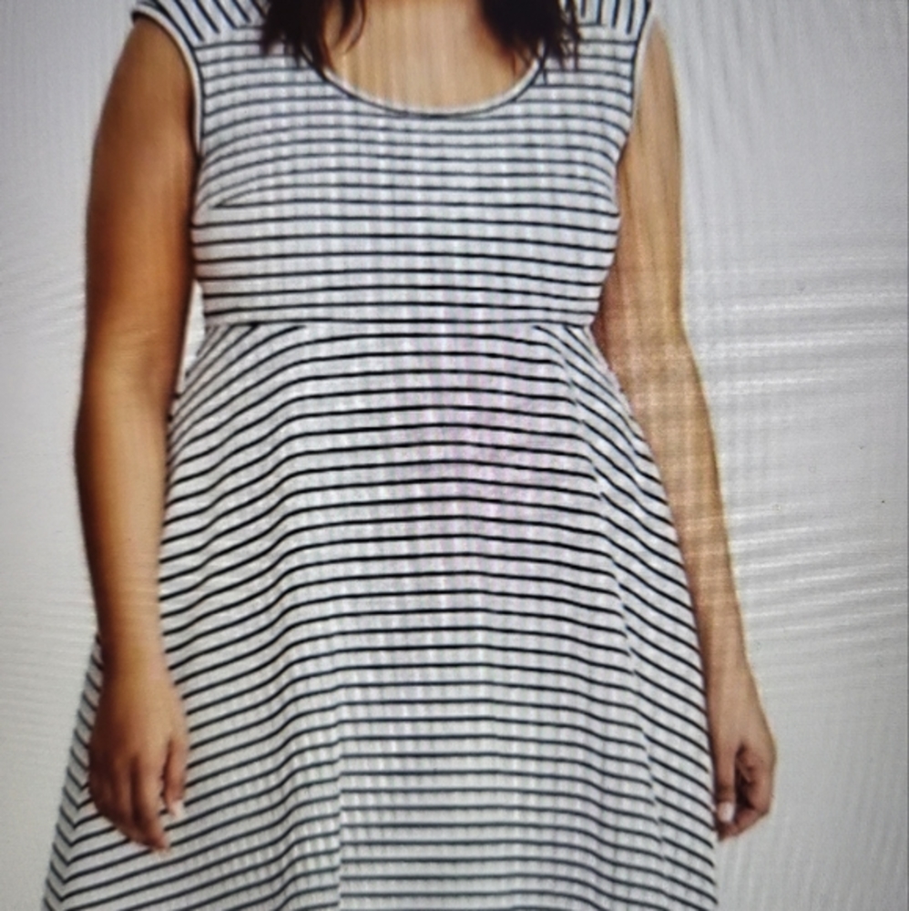 Torrid Black + White Criss Cross Skater Dress. Size 2X